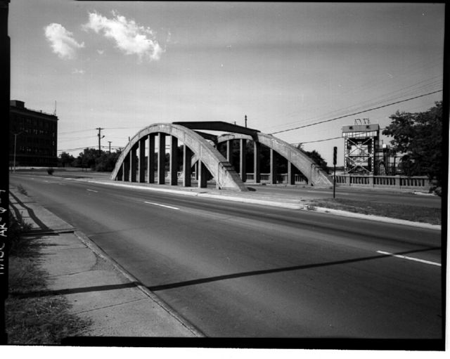 AR-6 Three-quarter view of bridge, looking north